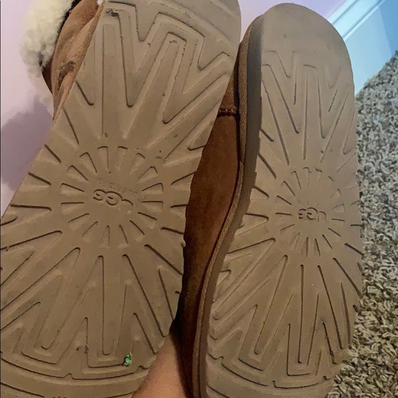 Brown uggs 💞 - Picture 3 of 5